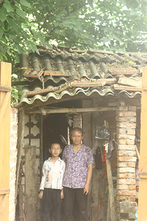 Ba mẹ con “bần nông” ở Hà Nội